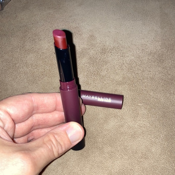 Maybelline Ultamatte Lipstick - Picture 1 of 3